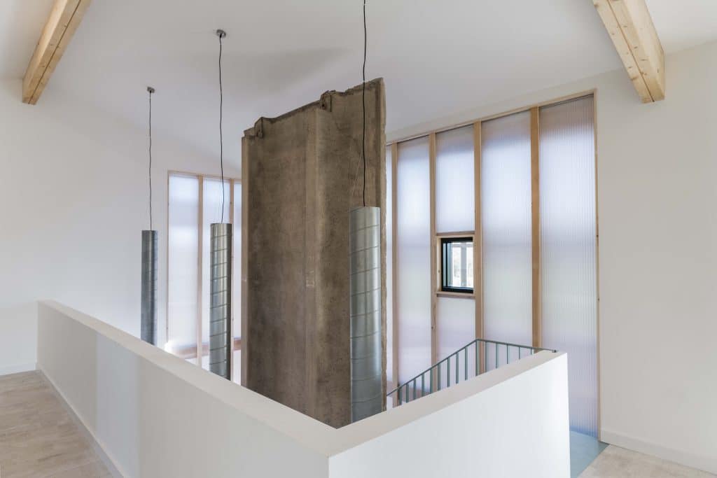 polycarbonate wall in barn conversion to enhance natural lighting - Artel31